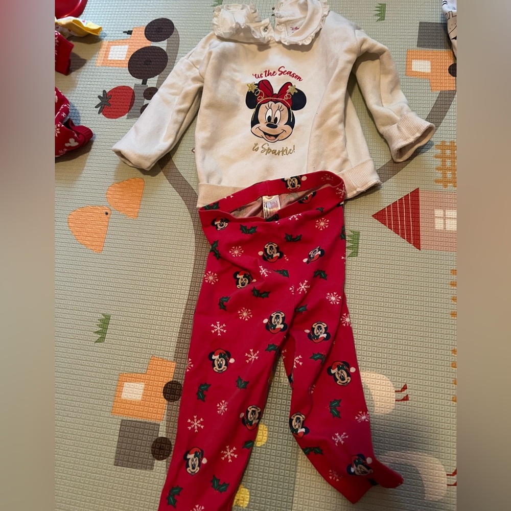 Primark Disney holiday outfit 18-24 month great condition